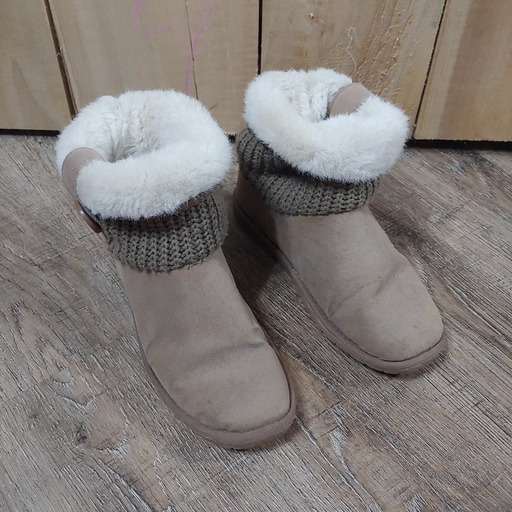 Rampage womans faux fur lined boots size 8 m